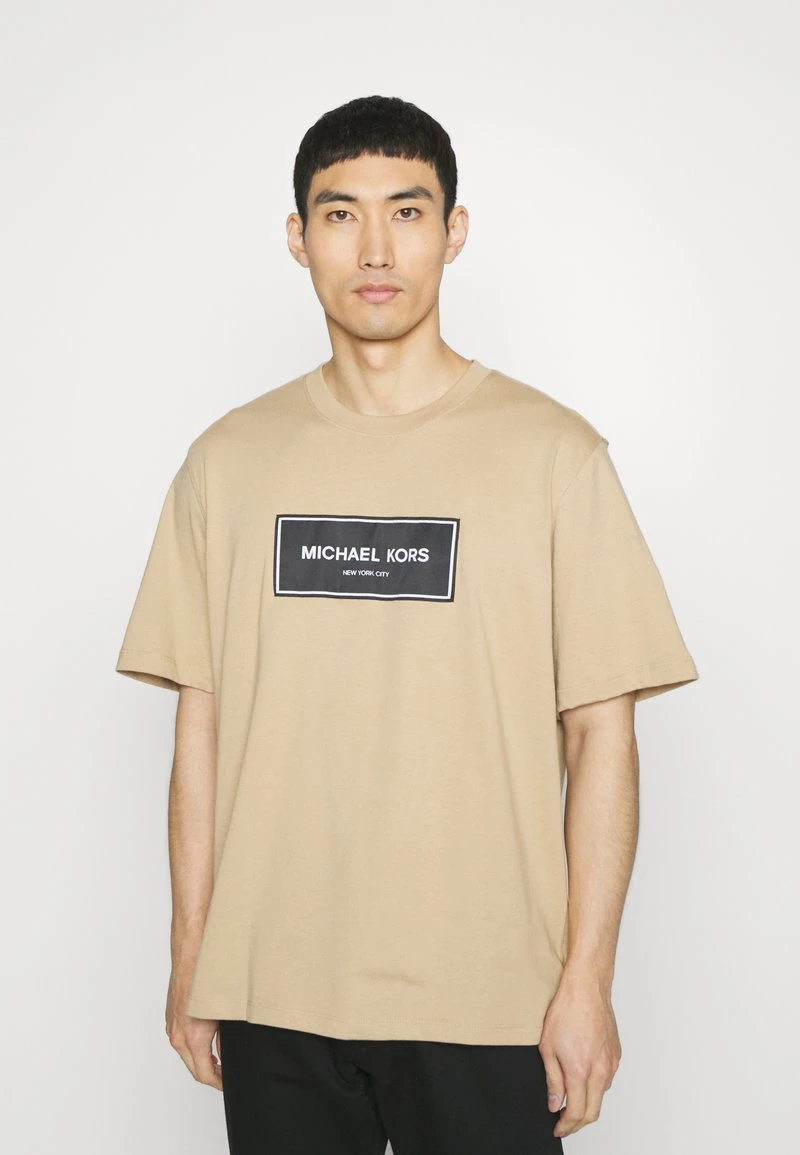Michael Kors FLAGSHIP LOGO TEE - T-Shirt Print - Khaki 2 Michael Kors FLAGSHIP LOGO TEE - T-Shirt Print - Khaki