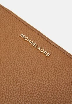 MICHAEL Michael Kors JET CAMERA - Umhängetasche - Luggage -Michael Kors Geschaft 0f2d0d8cb3974671a68bda5e3007d889
