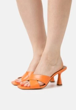 MICHAEL Michael Kors CLARA MULE - Pantolette Hoch - Apricot