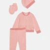 MICHAEL KORS KIDS SET - Strickjacke - Rosee Du Matin 2 MICHAEL KORS KIDS SET - Strickjacke - Rosee Du Matin -Michael Kors Geschaft 1291e85e9b3b4b308f32d54a801a408a
