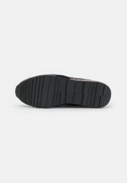 MICHAEL Michael Kors ALLIE STRIDE EXTREME - Sneaker Low - Black 13 MICHAEL Michael Kors ALLIE STRIDE EXTREME - Sneaker Low - Black -Michael Kors Geschaft 1e22ea5c8f514d7cb9d47dd5371c0fdf