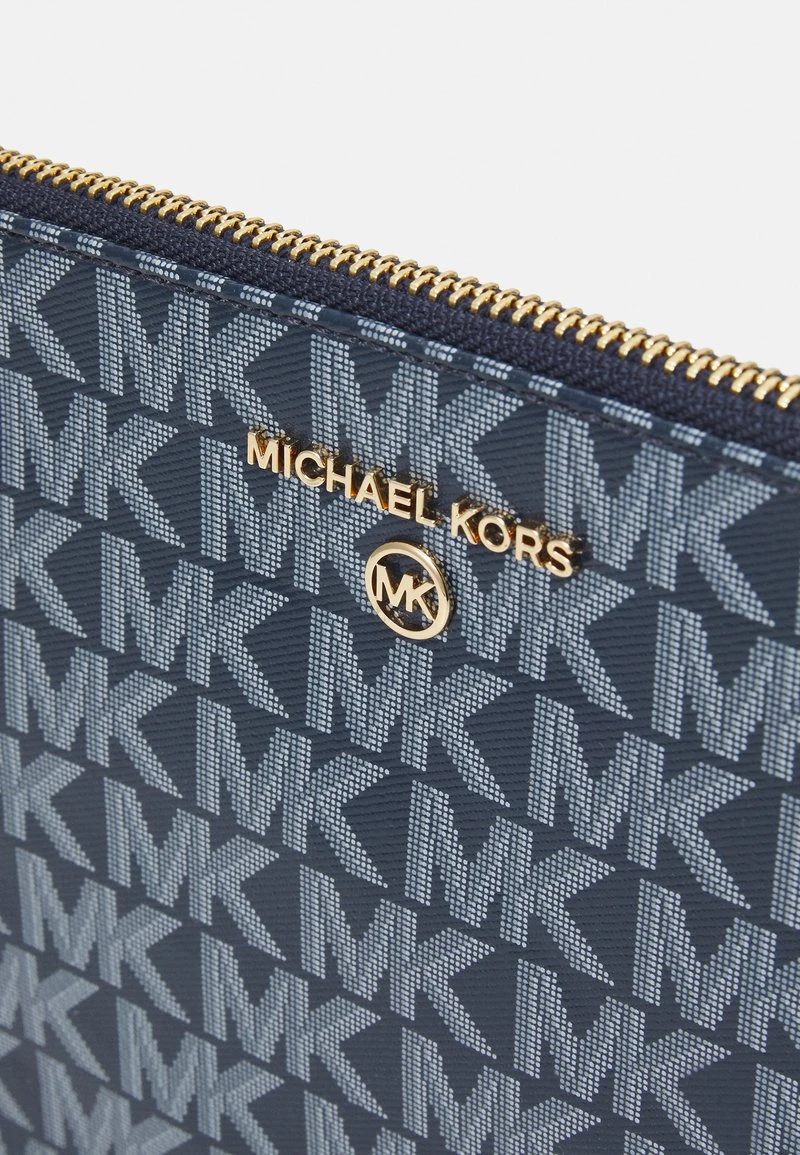 MICHAEL Michael Kors JET SET CHARM - Clutch - Navy 7 MICHAEL Michael Kors JET SET CHARM - Clutch - Navy – Bild 5
