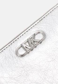 MICHAEL Michael Kors PARKER KEY CARD HOLDER - Geldbörse - Silver-coloured -Michael Kors Geschaft 28f519fdc213488b8f029429e04743ce