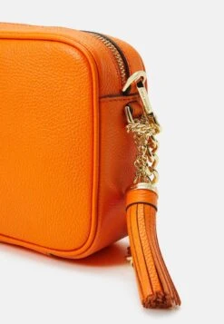 MICHAEL Michael Kors JET CAMERA - Umhängetasche - Apricot -Michael Kors Geschaft 2bc4d48bcb614276990e42d3cdd153a2