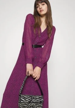 MICHAEL Michael Kors MICRO GIRAFFE KATE - Freizeitkleid - Cerise 11 MICHAEL Michael Kors MICRO GIRAFFE KATE - Freizeitkleid - Cerise -Michael Kors Geschaft 2bf22db19d43440d984569a15ede95a7