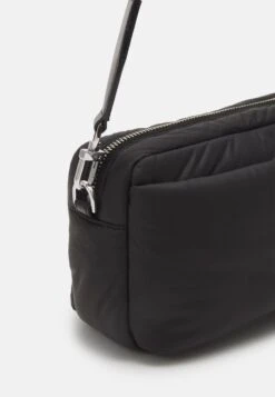 MICHAEL Michael Kors LEONIE CAMERA XBODY - Umhängetasche - Black -Michael Kors Geschaft 2ecd3da46acc4db199777aedb0ecfa22