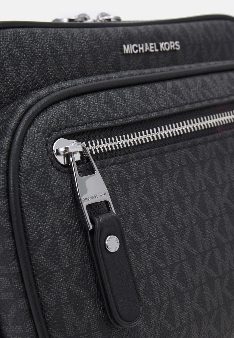 Michael Kors COMMUTER BELT BAG - Gürteltasche - Black 7 Michael Kors COMMUTER BELT BAG - Gürteltasche - Black – Bild 5