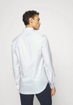 Michael Kors TUXEDO SHIRT - Businesshemd - White -Michael Kors Geschaft 358d729b5541412faa2ab515165bf5a9