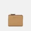 MICHAEL Michael Kors JET SET SNAP BILLFOLD SMALL - Geldbörse - Camel 1 MICHAEL Michael Kors JET SET SNAP BILLFOLD SMALL - Geldbörse - Camel -Michael Kors Geschaft 3761798bd1a941719a1a307c79644963