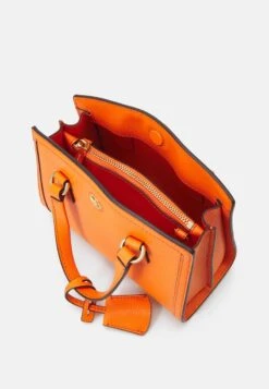 MICHAEL Michael Kors CHANTAL XBODY - Handtasche - Apricot -Michael Kors Geschaft 3b7a0f52c33f4d25b34e00ede06b7fa2