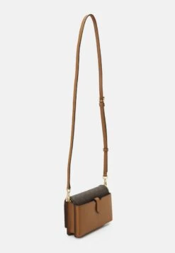 MICHAEL Michael Kors JET SET CHARM PHONE CROSSBODY - Umhängetasche - Brown -Michael Kors Geschaft 3d57fb7eb1334f8796dc64da1426e402