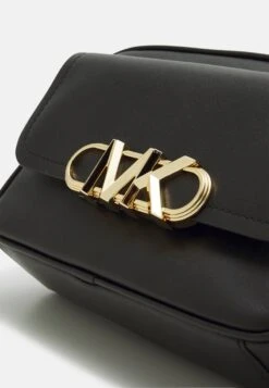 MICHAEL Michael Kors PARKER SWAG CAMERA XBODY - Umhängetasche - Black -Michael Kors Geschaft 3f40daf11769493b96d4894cdc307d7b