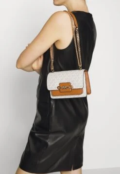 MICHAEL Michael Kors HEATHER XS XBODY - Umhängetasche - Vanilla -Michael Kors Geschaft 3fba5535b8934e2181c6705c5eb23f5c 1