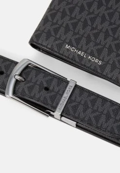 Michael Kors BILLFOLD UNISEX SET - Geldbörse - Black -Michael Kors Geschaft 45c9e604ba454c32badddb6e76ebac16