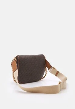 MICHAEL Michael Kors SLATER SLING PACK - Umhängetasche - Brown/acorn 10 MICHAEL Michael Kors SLATER SLING PACK - Umhängetasche - Brown/acorn -Michael Kors Geschaft 4788f749a736405cb65d4e9e9a4b2f62