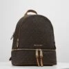 MICHAEL Michael Kors RHEA ZIP BACK PACK - Tagesrucksack - Brown -Michael Kors Geschaft 500c605e77e04291b17c456968abbb96 1