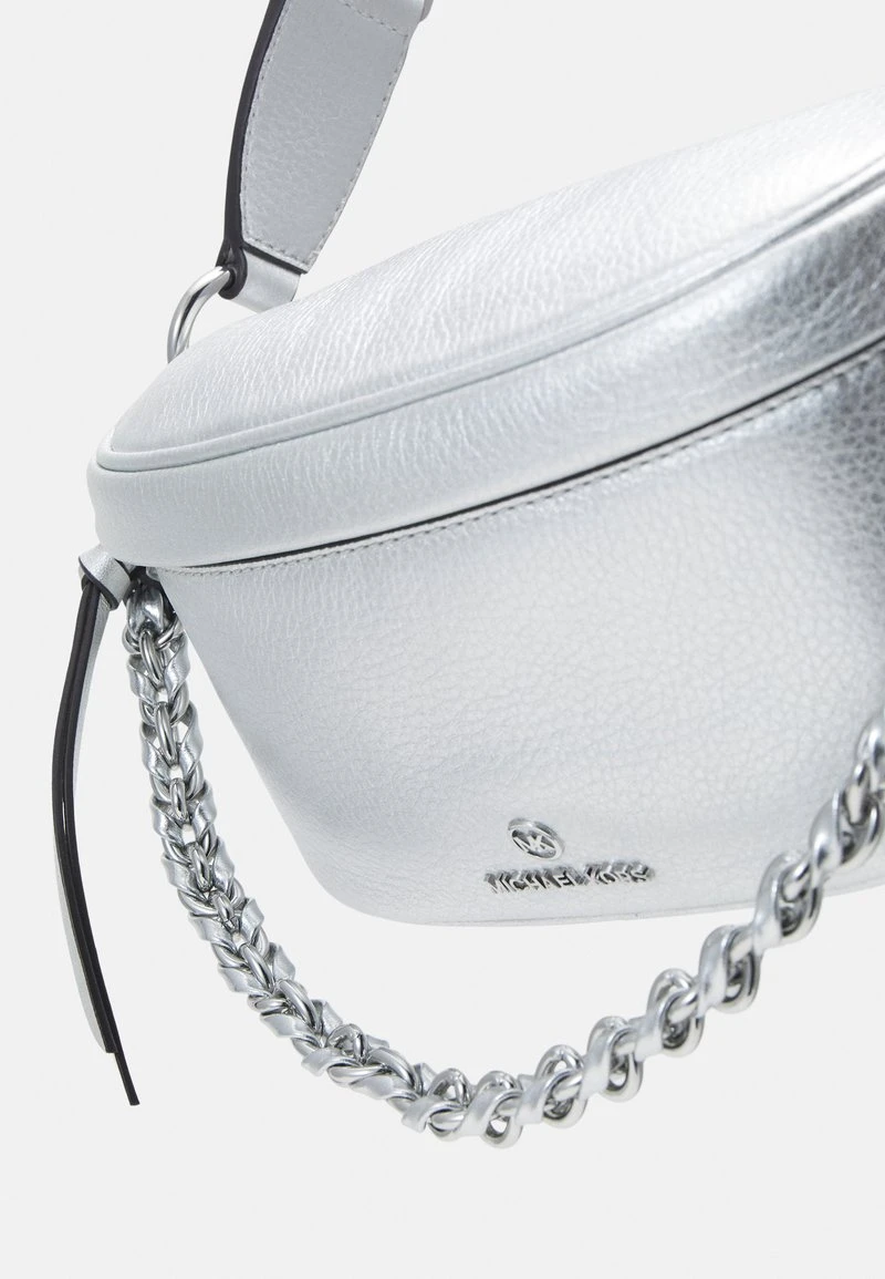 MICHAEL Michael Kors SLATER XS SLING PACK - Umhängetasche - Silver-coloured 7 MICHAEL Michael Kors SLATER XS SLING PACK - Umhängetasche - Silver-coloured – Bild 5