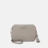 MICHAEL Michael Kors JET CAMERA - Umhängetasche - Pearl Grey
