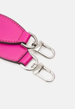 MICHAEL Michael Kors LEONIE CAMERA XBODY - Umhängetasche - Cerise -Michael Kors Geschaft 5ae14273e2f24b108fadf327c28148f0