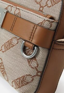 Michael Kors UTILITY XBODY - Umhängetasche - Luggage -Michael Kors Geschaft 5cc4fe9c8fd54a68be39463adaac8617