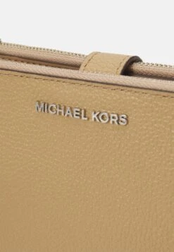 MICHAEL Michael Kors JET WRISTLET - Geldbörse - Camel -Michael Kors Geschaft 6228ce9478a840a2b6c5d4b74dd4a518