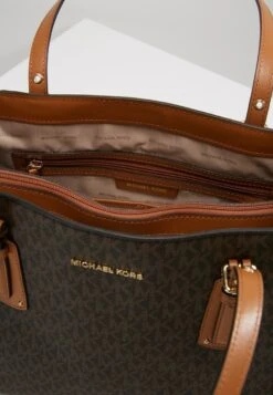 MICHAEL Michael Kors VOYAGER SIGNATURE TOTE - Handtasche - Brown -Michael Kors Geschaft 69d5c33914ea487d8b5c32ae4c29ebf1