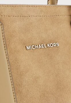 Michael Kors WIDE TRAVEL UNISEX - Weekend Bag - Husk 11 Michael Kors WIDE TRAVEL UNISEX - Weekend Bag - Husk -Michael Kors Geschaft 6a517f8cfd3a41858abeb18ca0f5d31d