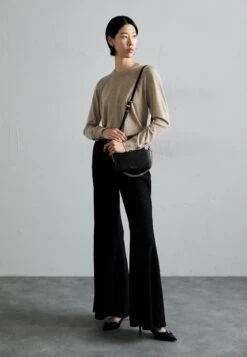 MICHAEL Michael Kors BRYANT - Handbag - Black 17 MICHAEL Michael Kors BRYANT - Handbag - Black -Michael Kors Geschaft 6d323015c1ab4a308926c734b88876ed