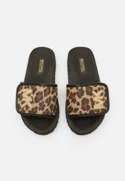 MICHAEL KORS KIDS ELI PLATFORM - Pantolette Flach - Brown 11 MICHAEL KORS KIDS ELI PLATFORM - Pantolette Flach - Brown -Michael Kors Geschaft 6deafbfcf5ca4e94b15267471ebe872c