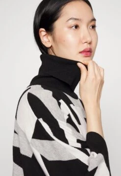 MICHAEL Michael Kors ILLUSION CHECK - Cape - Black 12 MICHAEL Michael Kors ILLUSION CHECK - Cape - Black -Michael Kors Geschaft 6f5fbe7241c8400abe93decc377e8e75