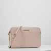 MICHAEL Michael Kors JET SET TRAVEL CROSSBODY - Umhängetasche - Soft Pink 1 MICHAEL Michael Kors JET SET TRAVEL CROSSBODY - Umhängetasche - Soft Pink -Michael Kors Geschaft 721eb310f2e94e958883f0c51865f168 1