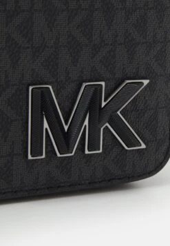 Michael Kors MARINER FLIGHT BAG UNISEX - Umhängetasche - Black 12 Michael Kors MARINER FLIGHT BAG UNISEX - Umhängetasche - Black -Michael Kors Geschaft 75f0fefc01ee4fcda5e55c0f22ff41b7