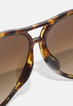Michael Kors BRECKENRIDGE - Sonnenbrille - Dark Tortoise 12 Michael Kors BRECKENRIDGE - Sonnenbrille - Dark Tortoise -Michael Kors Geschaft 79ebde04c58443e29377edea107b788f