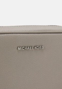 MICHAEL Michael Kors JET CAMERA - Umhängetasche - Pearl Grey -Michael Kors Geschaft 7de757543d6a444c93c76843072c3dc0