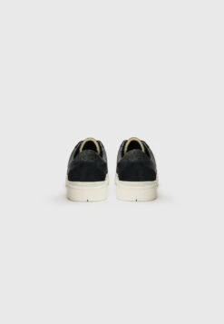 Michael Kors WILTON - Trainers - Black -Michael Kors Geschaft 7e52923f7800444b807b127631f9daa2
