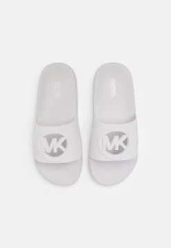 MICHAEL KORS KIDS JET CHARM CHOPOUT - Pantolette Flach - White 11 MICHAEL KORS KIDS JET CHARM CHOPOUT - Pantolette Flach - White -Michael Kors Geschaft 7e54f8b13afb44f691db0353b3eaa6d3
