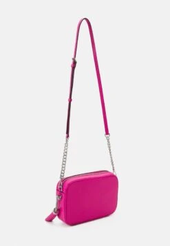 MICHAEL Michael Kors JET CAMERA - Umhängetasche - Cerise -Michael Kors Geschaft 7ed91d4689cb4c77b6e89c966fff5db6