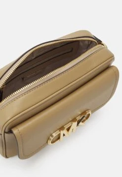 MICHAEL Michael Kors PARKER SWAG CAMERA XBODY - Umhängetasche - Camel -Michael Kors Geschaft 82df585d29504f3f9190599318b6804e