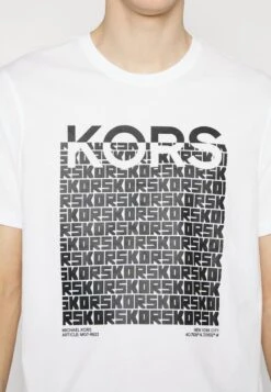 Michael Kors BLOCK CUBE TEE - T-Shirt Print - White 13 Michael Kors BLOCK CUBE TEE - T-Shirt Print - White -Michael Kors Geschaft 849c00a27fb64da2a40c55fef5caa65a