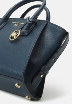 MICHAEL Michael Kors AVRIL SATCHEL - Handtasche - Navy -Michael Kors Geschaft 84b2e45fefa44bb9a8b8607054fe1904