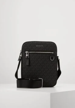 Michael Kors HENRY FLIGHT BAG UNISEX - Umhängetasche - Black -Michael Kors Geschaft 885fb52182a9495c9b82a635fd6f51b4