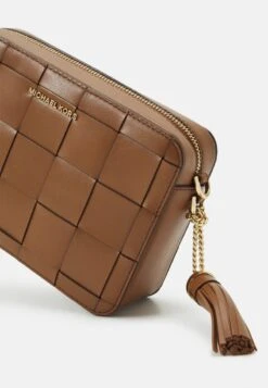 MICHAEL Michael Kors JET SET CAMERA BAG - Umhängetasche - Luggage -Michael Kors Geschaft 9a0a963f63c941579c41a04814e162b2