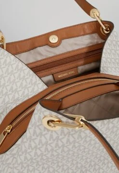 MICHAEL Michael Kors RAVEN SHOULDER BAG - Handtasche - Vanilla -Michael Kors Geschaft 9f445db625f14e92b6d81281383dad14