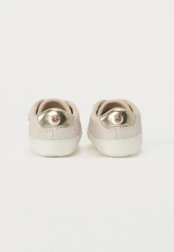 MICHAEL KORS KIDS BABY DARLEANE - Krabbelschuh - Vanilla -Michael Kors Geschaft a2d99e0e931f4387b5623af00612c07d