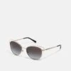 Michael Kors RIMINI - Sonnenbrille - Light Gold-coloured 2 Michael Kors RIMINI - Sonnenbrille - Light Gold-coloured -Michael Kors Geschaft a33e0a47f8534319bca52bbaadf39bb6