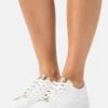 MICHAEL Michael Kors KEATON LACE UP - Sneaker Low - Pale Gold -Michael Kors Geschaft a5cf4b0e6df842c2aceddbcb6767853b