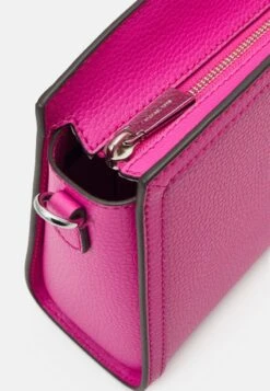 MICHAEL Michael Kors CHANTAL XBODY - Umhängetasche - Cerise -Michael Kors Geschaft a7ddd7e3729041a696ecc93ab62ffc84