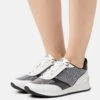 MICHAEL Michael Kors ALLIE STRIDE TRAINER - Sneaker Low - Black/optic White 1 MICHAEL Michael Kors ALLIE STRIDE TRAINER - Sneaker Low - Black/optic White -Michael Kors Geschaft aa34fa5a041d4cffa90a86569ba1e059