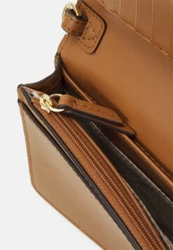 MICHAEL Michael Kors JET SET CHARM PHONE CROSSBODY - Umhängetasche - Brown -Michael Kors Geschaft ab7f8a38bfe14b458d2b3d8762dc7d3b