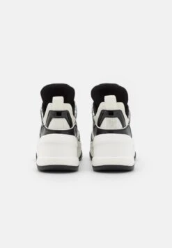 MICHAEL Michael Kors OLYMPIA TRAINER - Sneaker Low - Optic White/black 11 MICHAEL Michael Kors OLYMPIA TRAINER - Sneaker Low - Optic White/black -Michael Kors Geschaft ad2b2cd3163f457596e62cb31472d1e4